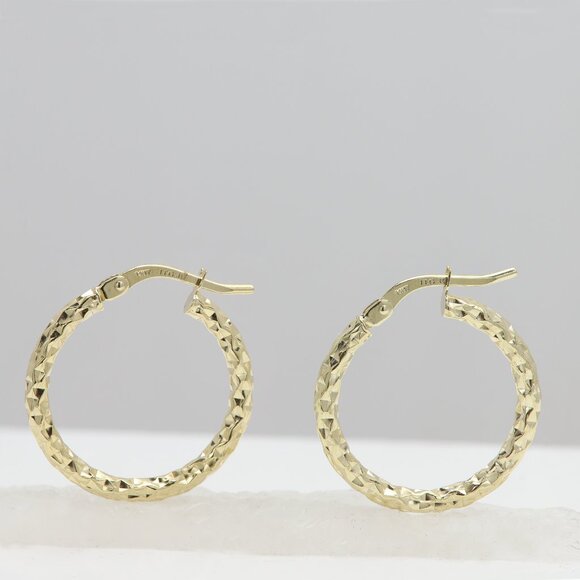 14k Hoops 3/4' inch Diamond cut Design Yellow Gold Hoops - Picture 5 of 9